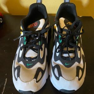 Size 5Y Nike Air Max 200